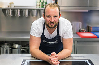 Dominik Lobentanzer: Neuer Küchenchef in der Tagesbar Reisinger in Burghausen