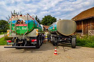 Sammler des "weißen Goldes": Unterwegs mit einem Milchfahrer der Pidinger Milchwerke